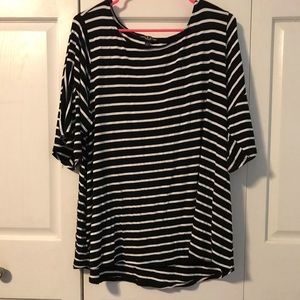 Cable & Gauge Tops - Black and White Striped 3/4 length bell sleeve Cable & Gauge Tops - Black and White Striped 3/4 length bell sleeve